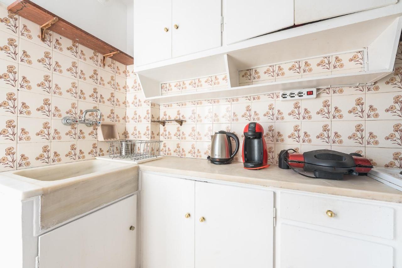 Sunsetia Apartment Атина Екстериор снимка